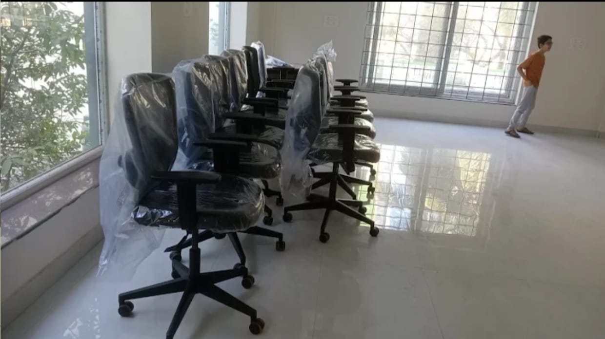 Bulk office workstation chair installation